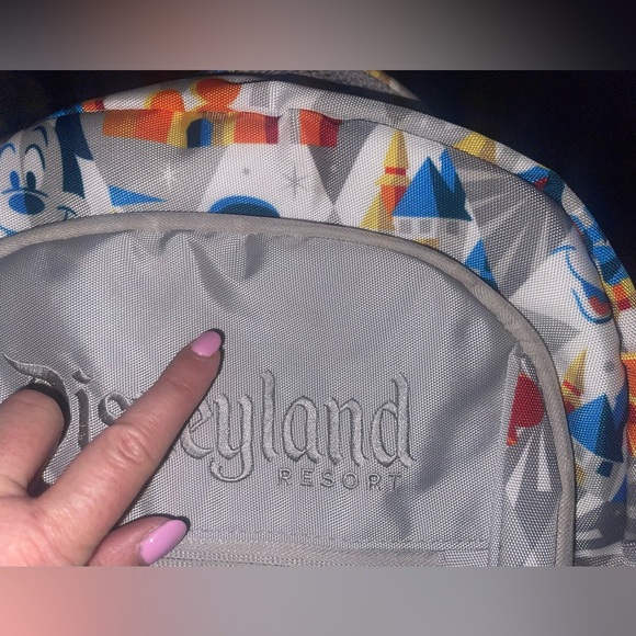 Disneyland backpack with USB port - Picture 3 of 10